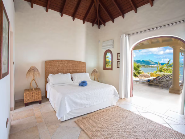 Bay Beachfront Luxury Six Bedroom Home in Saint Martin